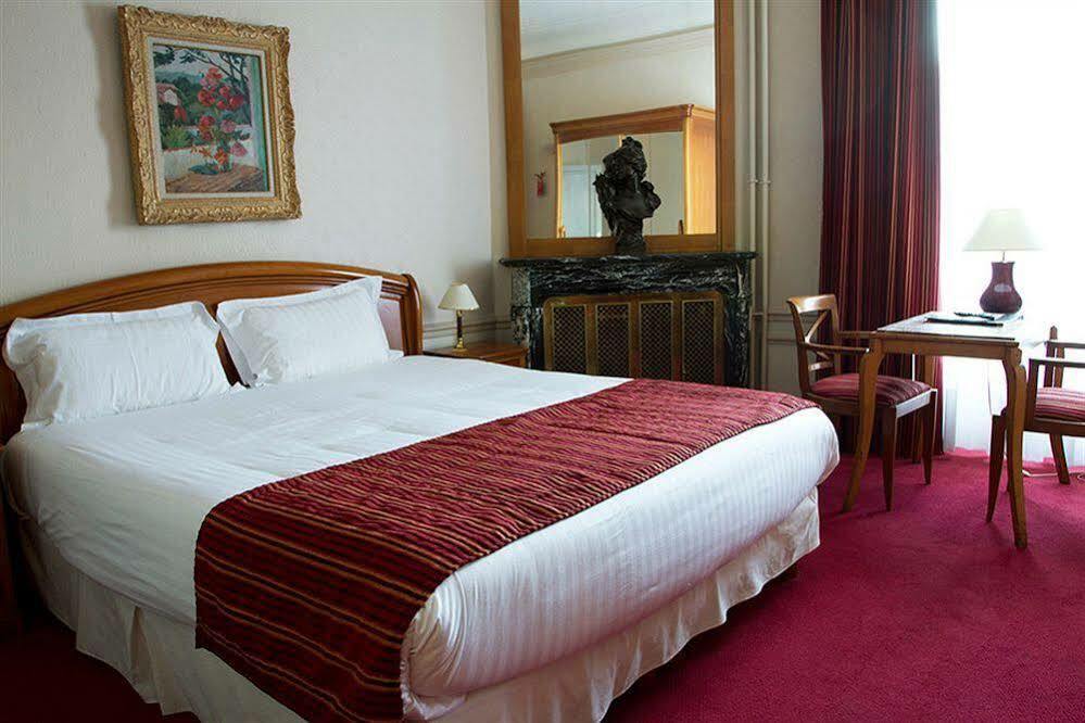 Hotel Langlois Paris Exterior photo